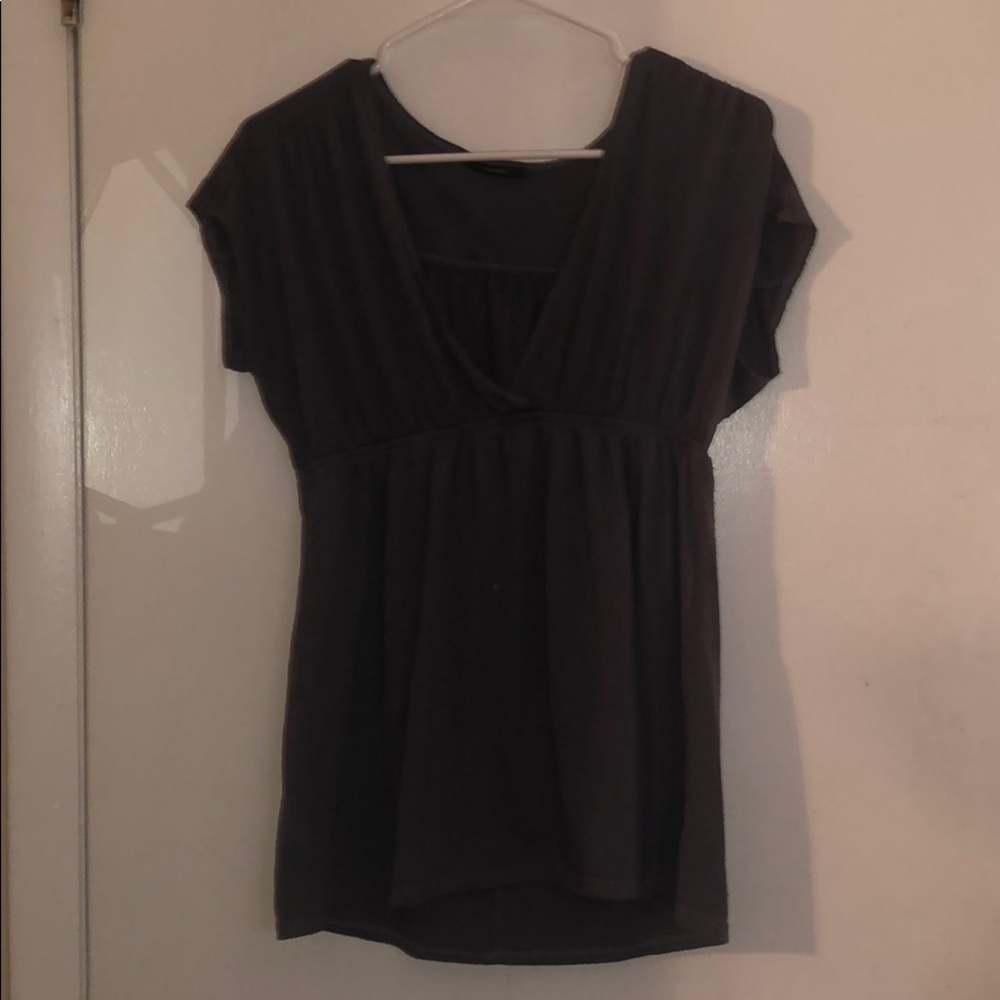 Gray vneck top